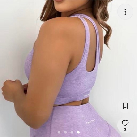 Sports bra 🤍 - Picture 3 of 3